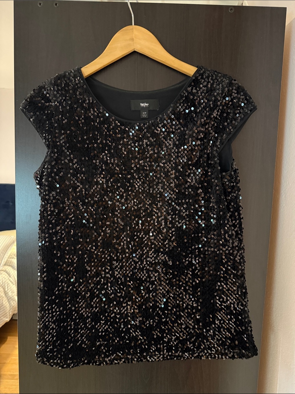Sleeveless Black Sequin Tee by Mossino